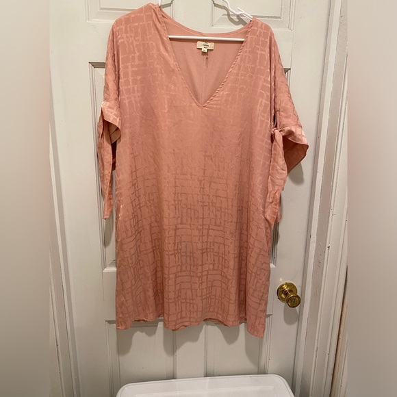Entro Dress mauve, Size xlarge - Picture 1 of 7